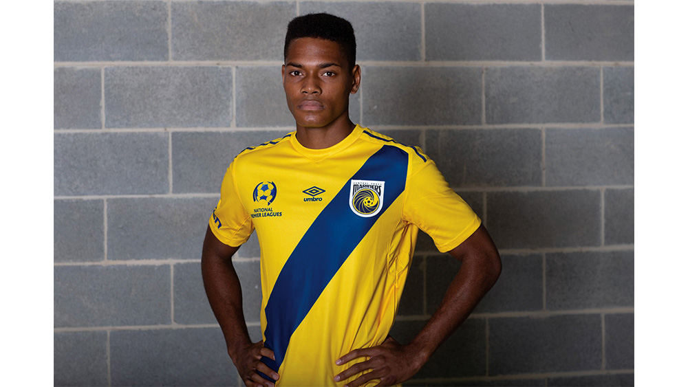 Central Coast Mariners 2019-20 Umbro Home Kit - Football Shirt