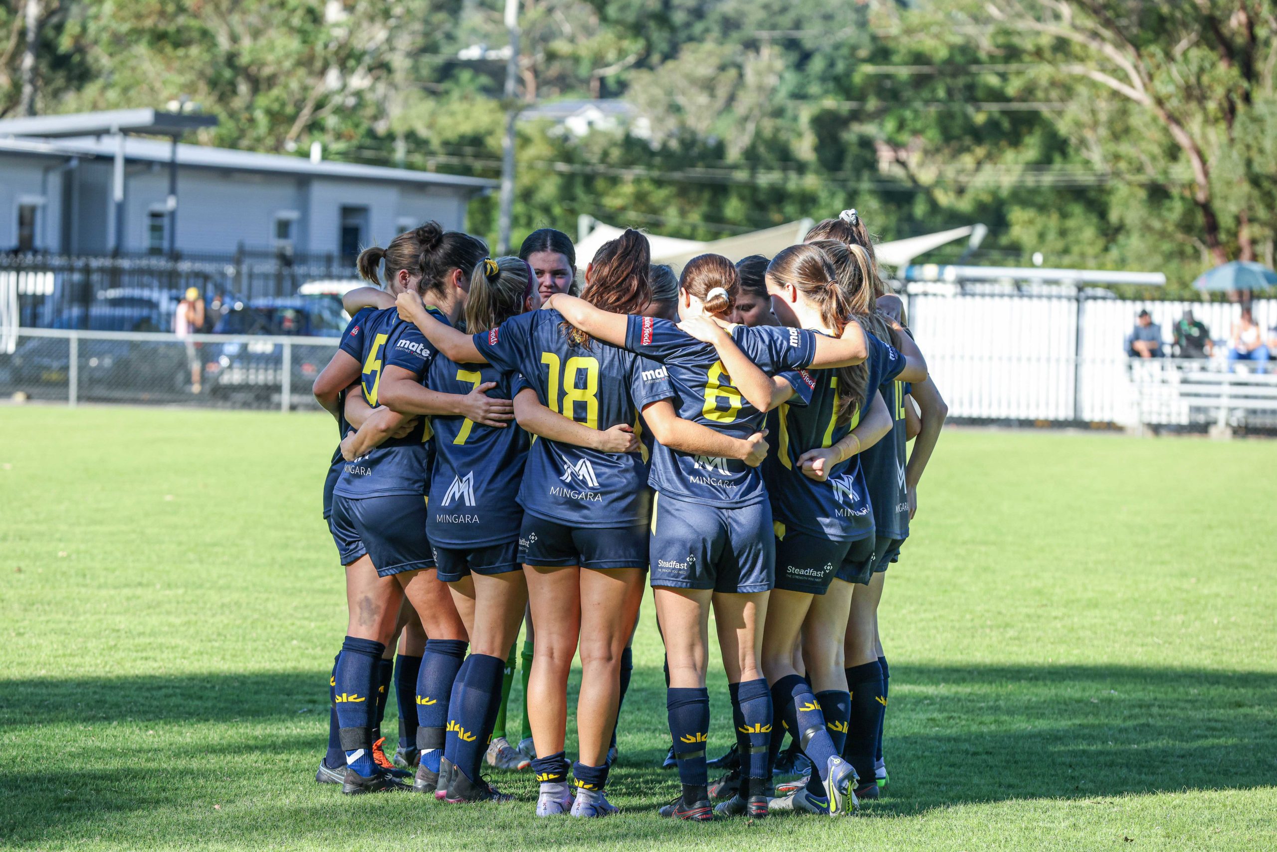 EXPRESS POST~ Central Coast Mariners Womens (Size 14) A-League